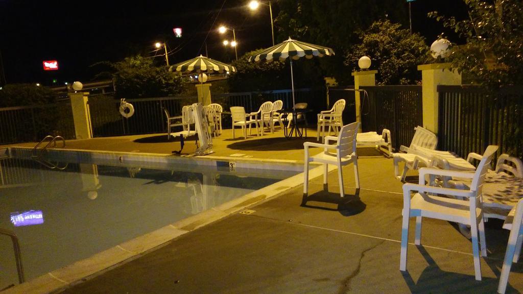 Baymont By Wyndham Cave City Bagian luar foto